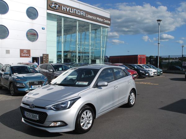 Hyundai i20 Hatchback, Petrol, 2017, Silver
