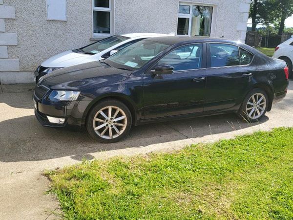 Skoda Octavia Hatchback, Diesel, 2014, Black