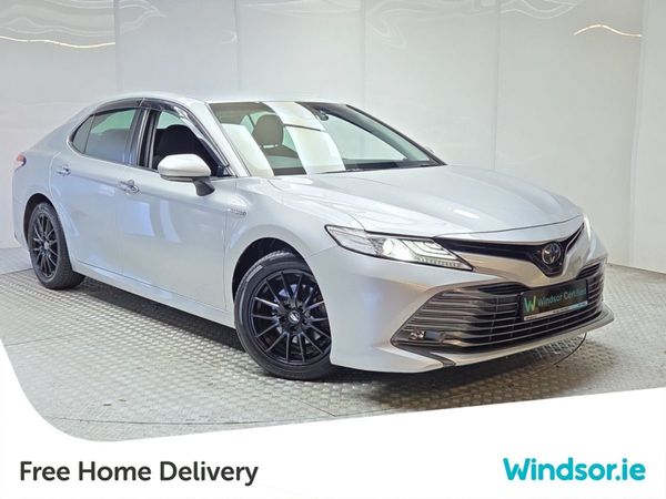 Toyota Camry Saloon, Petrol Hybrid, 2018, Silver