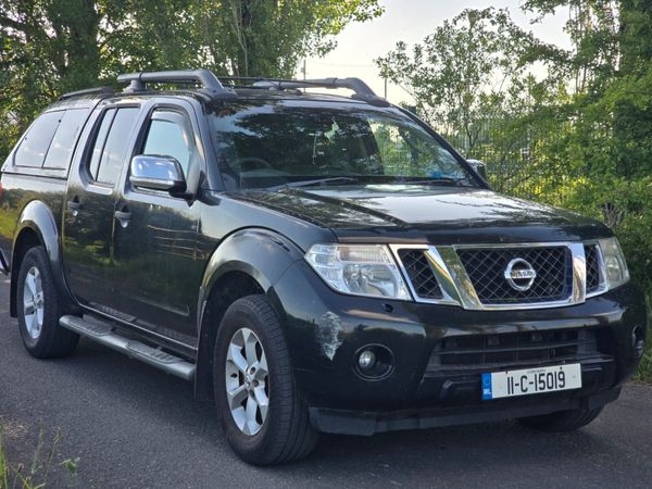 Nissan Navara Crew Cab, Diesel, 2011, Black
