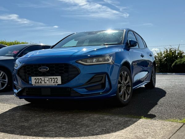 Ford Focus Hatchback, Petrol, 2022, Blue