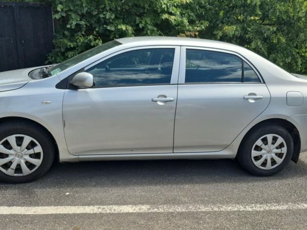 Toyota Corolla Saloon, Petrol, 2010, Silver