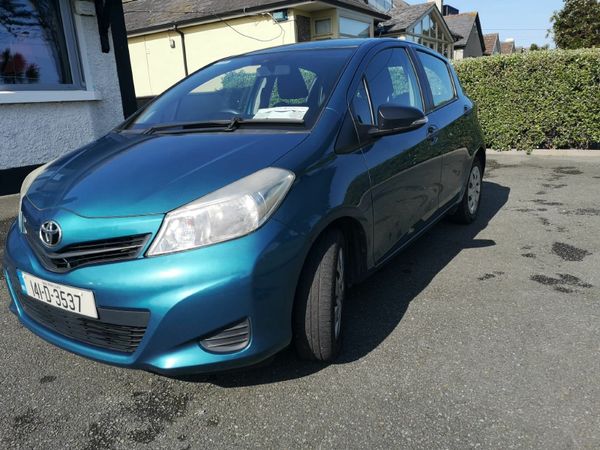 Toyota Yaris Hatchback, Petrol, 2014, Green