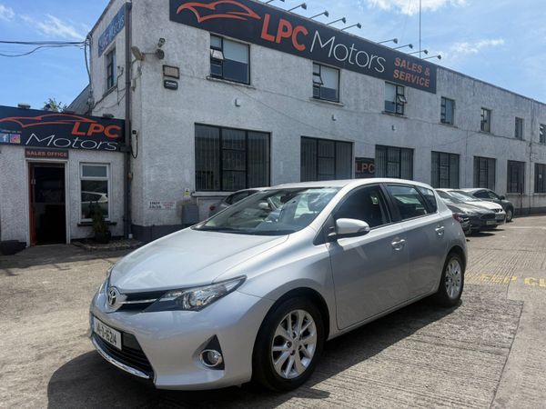 Toyota Auris MPV, Petrol, 2014, Silver