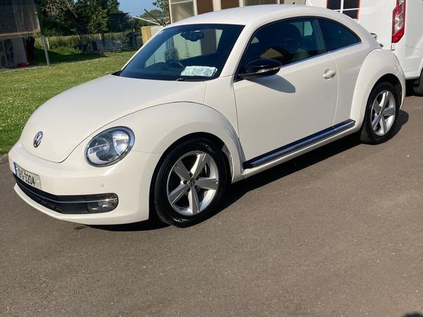 Volkswagen Beetle Hatchback, Diesel, 2012, White