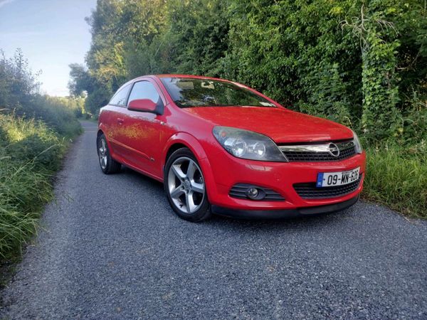 Opel Astra Hatchback, Diesel, 2009, Red