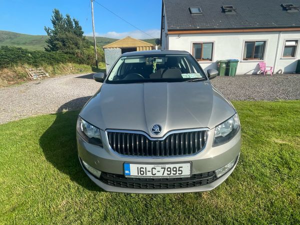Skoda Octavia Saloon, Diesel, 2016, Beige
