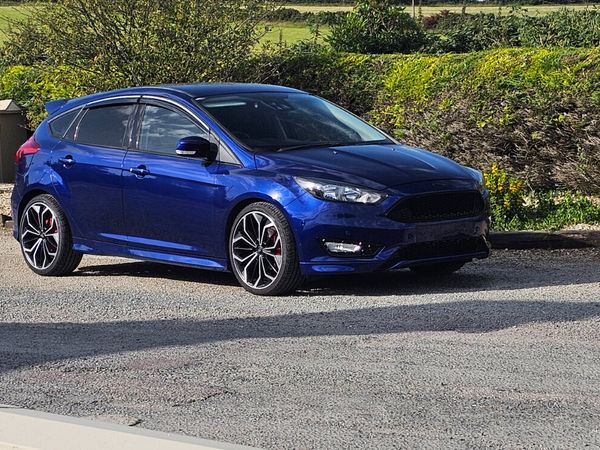 Ford Focus Hatchback, Diesel, 2015, Blue