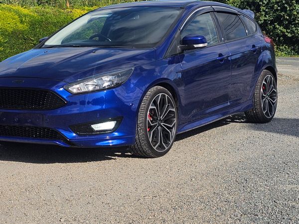 Ford Focus Hatchback, Diesel, 2015, Blue