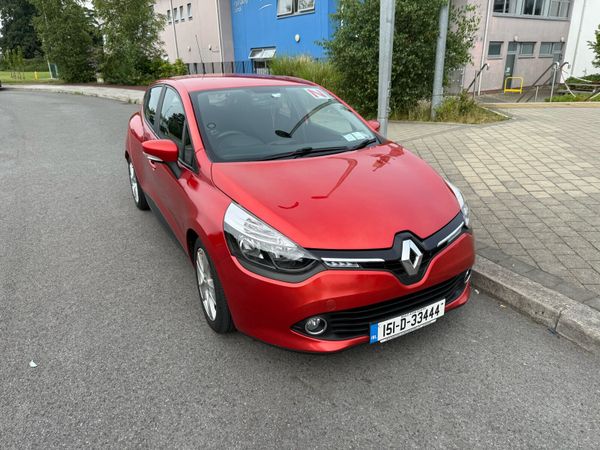Renault Clio Hatchback, Petrol, 2015, Red