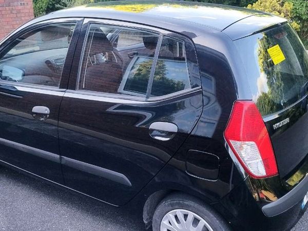 Hyundai i10 Hatchback, Petrol, 2010, Black