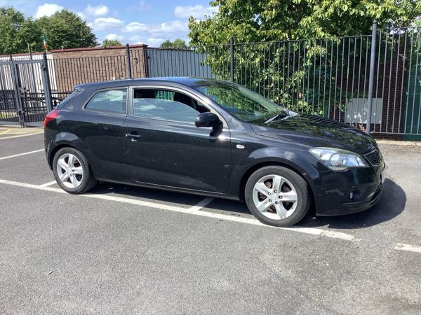Kia Ceed Hatchback, Diesel, 2012, Black