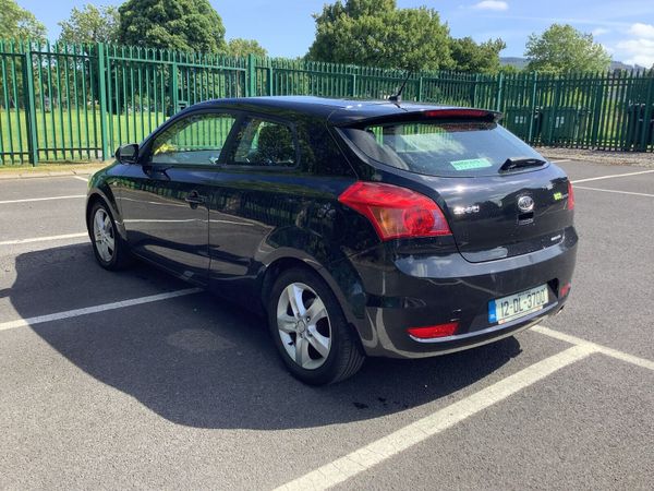 Kia Ceed Hatchback, Diesel, 2012, Black