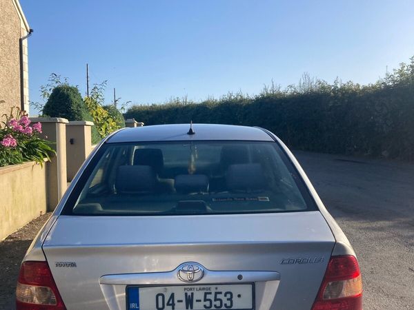 Toyota Corolla Saloon, Petrol, 2004, Silver