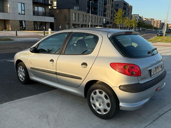 Peugeot 206 Hatchback, Petrol, 2004, Grey