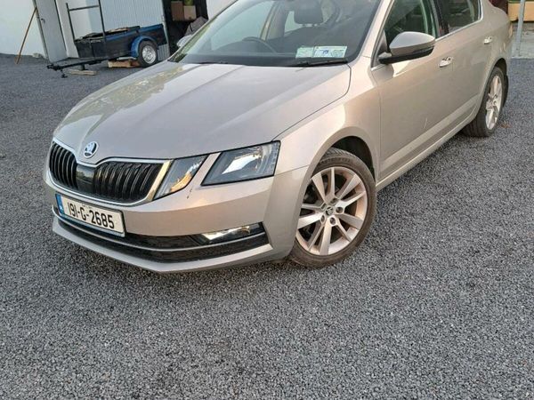 Skoda Octavia Saloon, Diesel, 2019, Grey