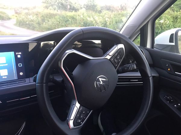Volkswagen Golf Estate, Diesel, 2023, White
