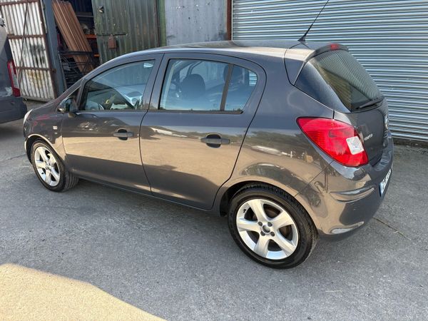 Vauxhall Corsa Hatchback, Petrol, 2013, Brown