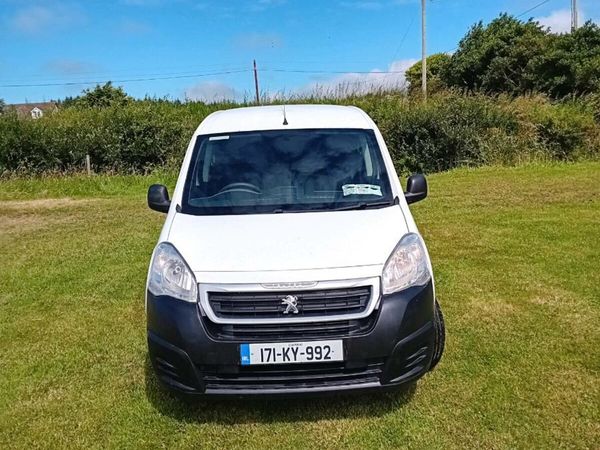 Peugeot Partner MPV, Diesel, 2017, White