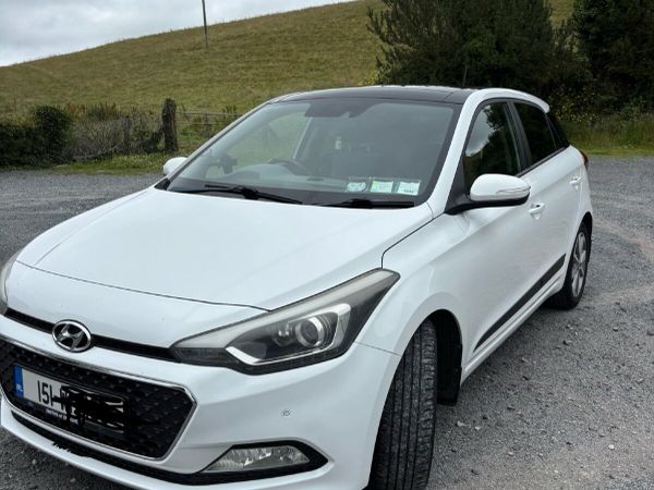 Hyundai i20 Hatchback, Petrol, 2015, White