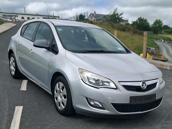 Vauxhall Astra Hatchback, Diesel, 2011, Silver