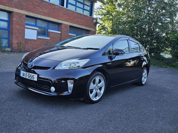 Toyota Prius Hatchback, Petrol Hybrid, 2014, Purple
