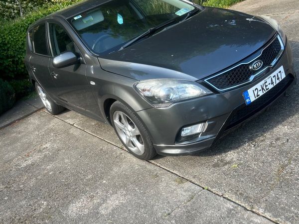 Kia Ceed Hatchback, Diesel, 2012, Grey