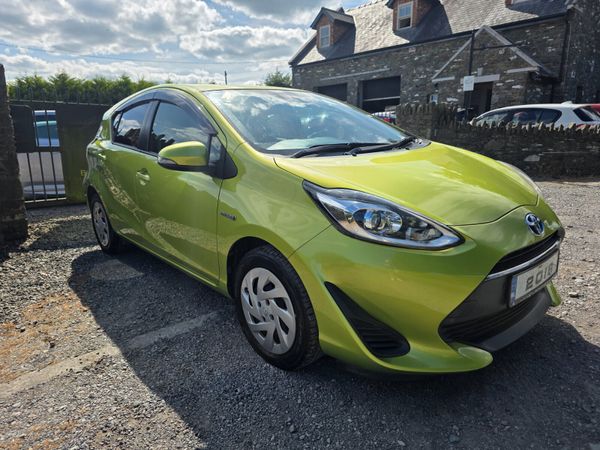 Toyota Aqua Hatchback, Petrol Hybrid, 2018, White
