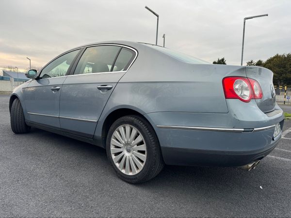 Volkswagen Passat Saloon, Diesel, 2009, Grey
