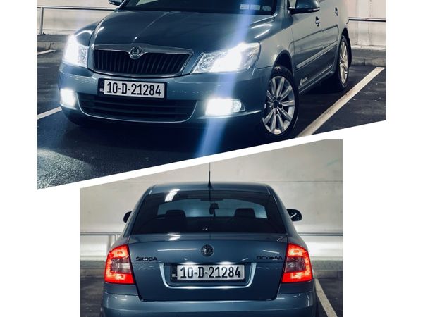 Skoda Octavia Saloon, Petrol, 2010, Grey