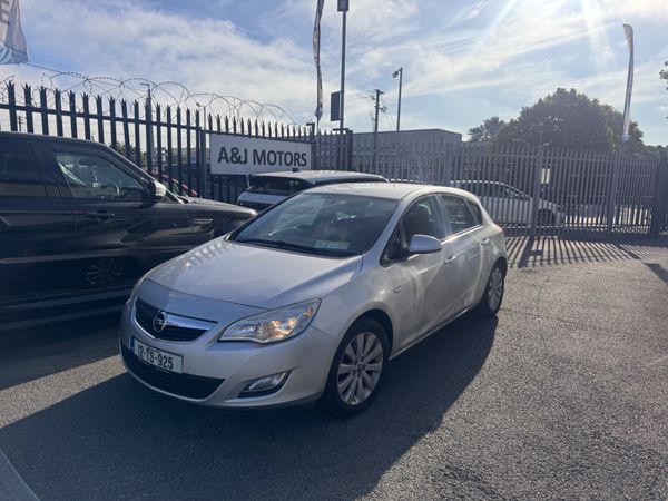 Opel Astra MPV, Diesel, 2012, Silver