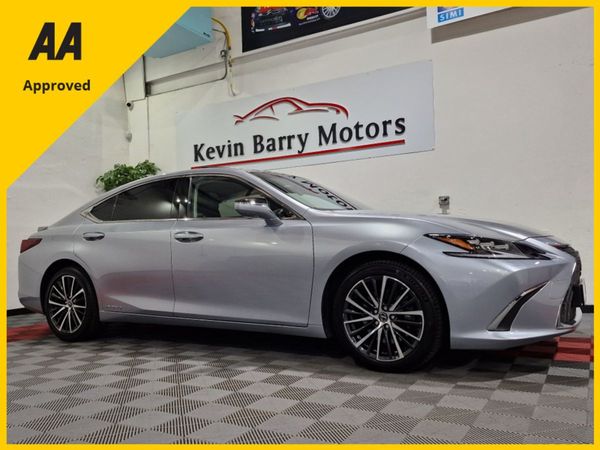 Lexus ES Saloon, Petrol Hybrid, 2022, Silver