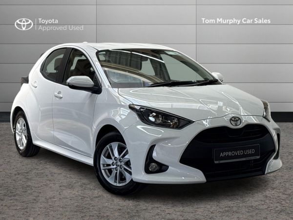 Toyota Yaris Hatchback, Petrol Hybrid, 2025, White