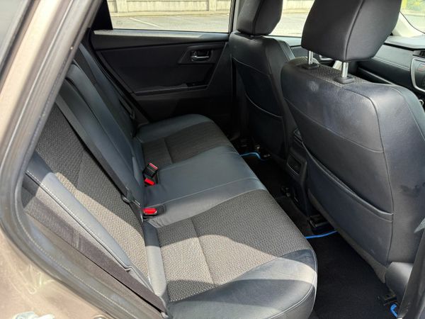 Toyota Auris Hatchback, Petrol Hybrid, 2015, Bronze