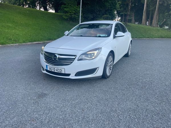 Opel Insignia Saloon, Diesel, 2014, White