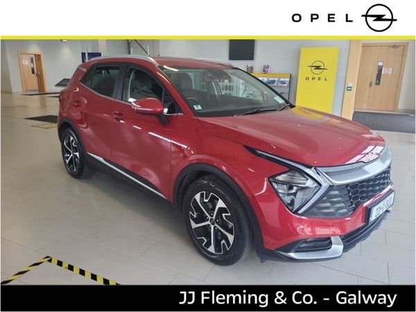 Kia Sportage SUV, Petrol Hybrid, 2022, Red