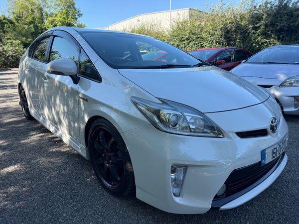 Toyota Prius Hatchback, Hybrid, 2015, White