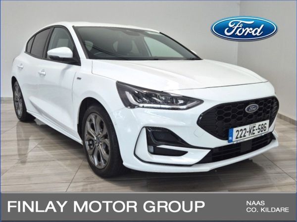 Ford Focus Hatchback, Petrol, 2022, White
