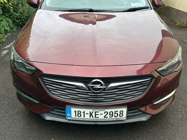 Opel Insignia Hatchback, Diesel, 2018, Red