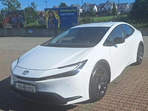 Toyota Prius Hatchback, Petrol Hybrid, 2023, White