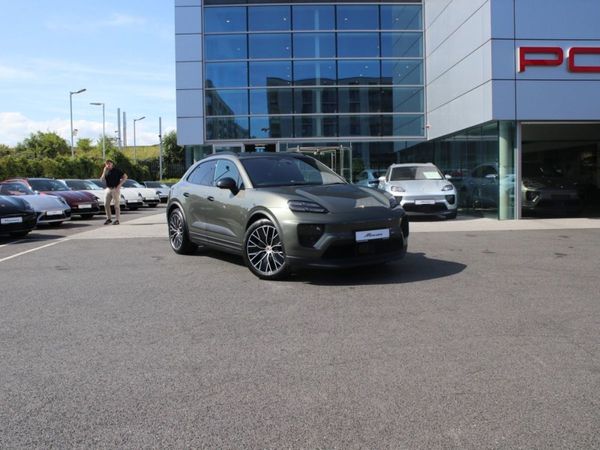 Porsche Macan SUV, Electric, 2025, Green