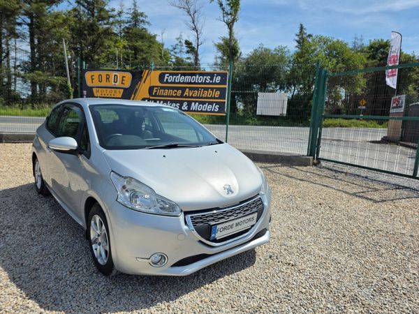 Peugeot 208 Hatchback, Petrol, 2013, Silver