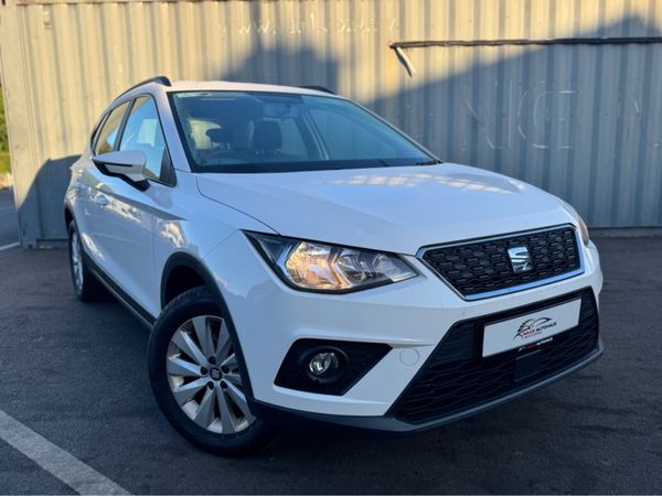 SEAT Arona Hatchback, Petrol, 2018, White