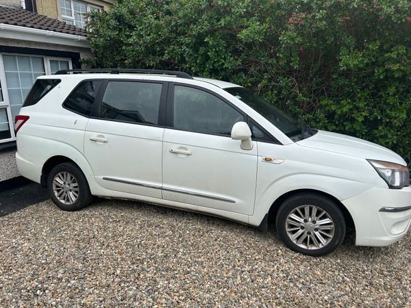 SsangYong Rodius MPV, Diesel, 2014, White