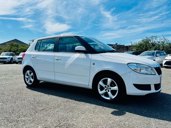 Skoda Fabia Hatchback, Petrol, 2012, White