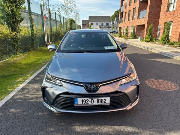 Toyota Corolla Saloon, Petrol Hybrid, 2019, Grey