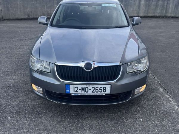 Skoda Superb Hatchback, Diesel, 2012, Grey