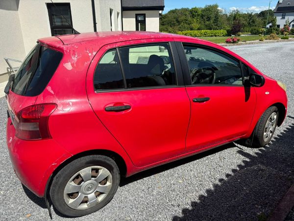 Toyota Yaris Hatchback, Petrol, 2006, Red
