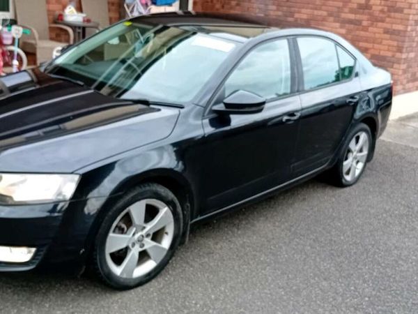 Skoda Octavia Saloon, Diesel, 2013, Black