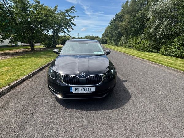 Skoda Octavia Saloon, Diesel, 2019, Black
